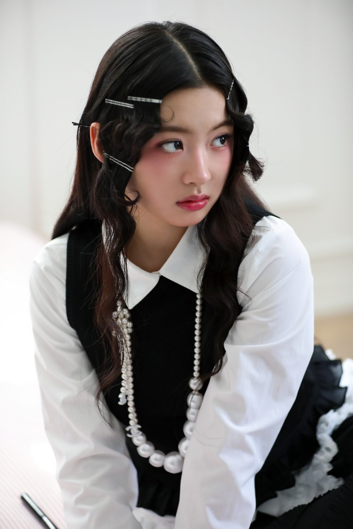키키 KiiiKiiii 샤넬 뷰티 X 마리끌레르 화보 비하인드컷 | 인스티즈