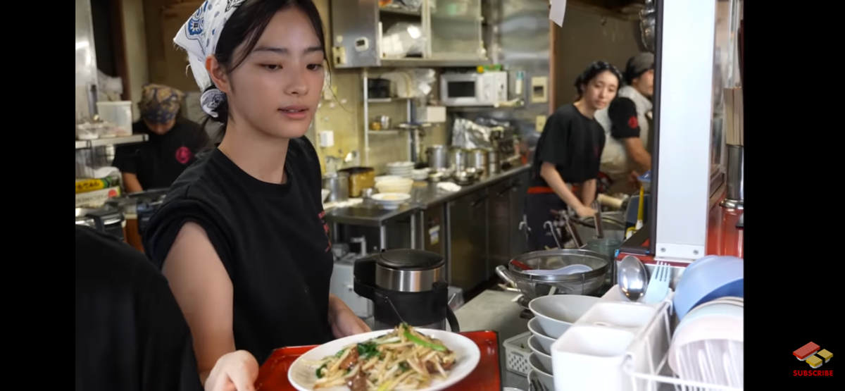 (내눈에만)뉴진스 민지 닮은 일본 라멘가게 사장님. jpg | 인스티즈