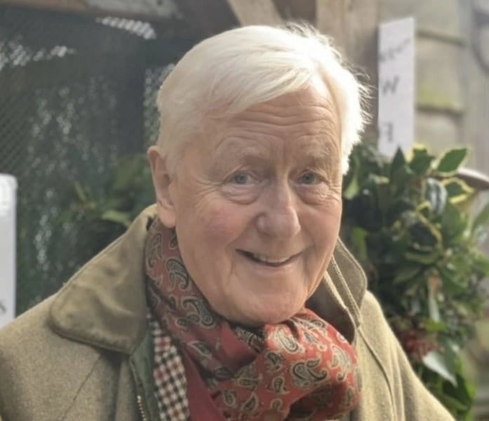 "아들 낳아주면 연봉 1억”...英 79세 재력가, 40세 연하 아내 공개 구인 | 인스티즈