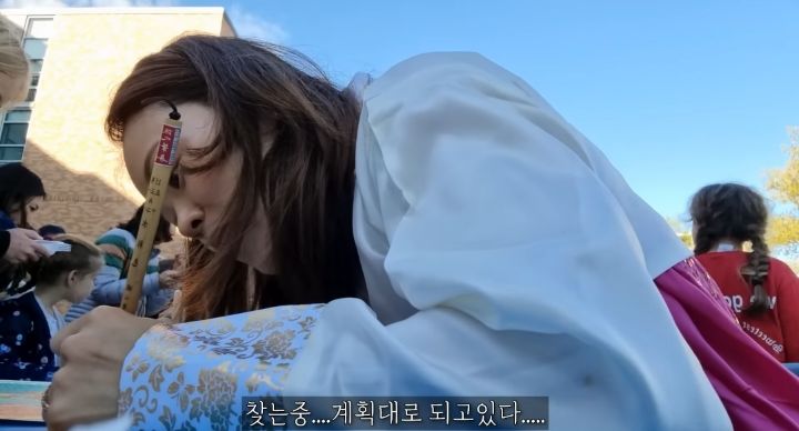 한 유튜버가 미국 학교에서 한국 홍보하는 법.jpg | 인스티즈