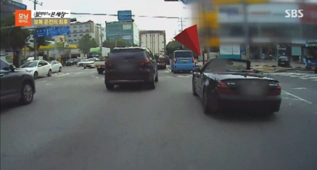 레이 탄 운전자가 키 190cm인거 보고 갑자기 분노조절 잘하는 벤츠 보복운전자 | 인스티즈