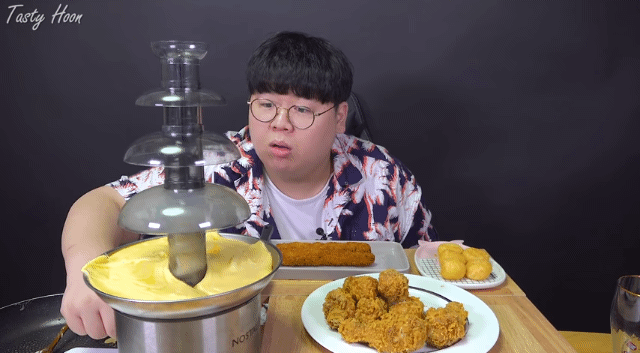 치즈분수하다가 치즈한테 개 쳐맞는 유투버 | 인스티즈