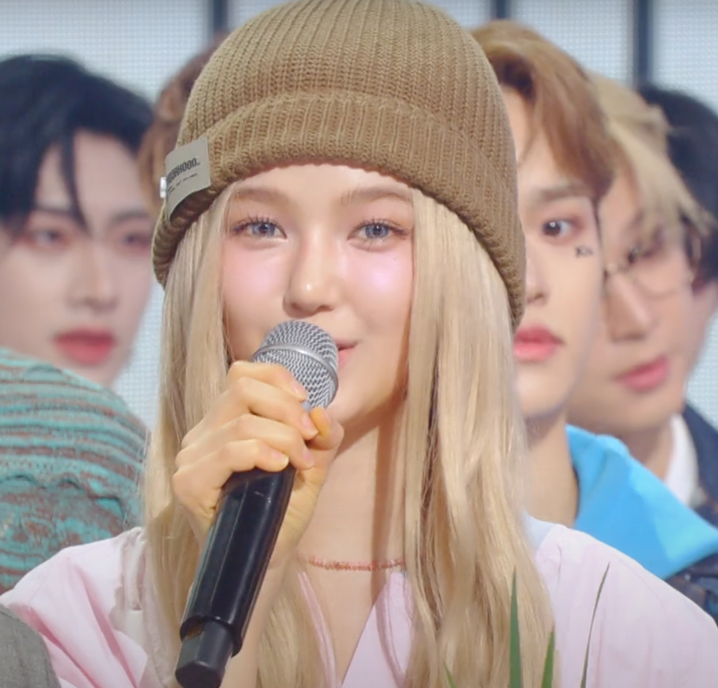 민희진에게 각자 다른 방식으로 위로를 전하는 뉴진스 멤버들 | 인스티즈