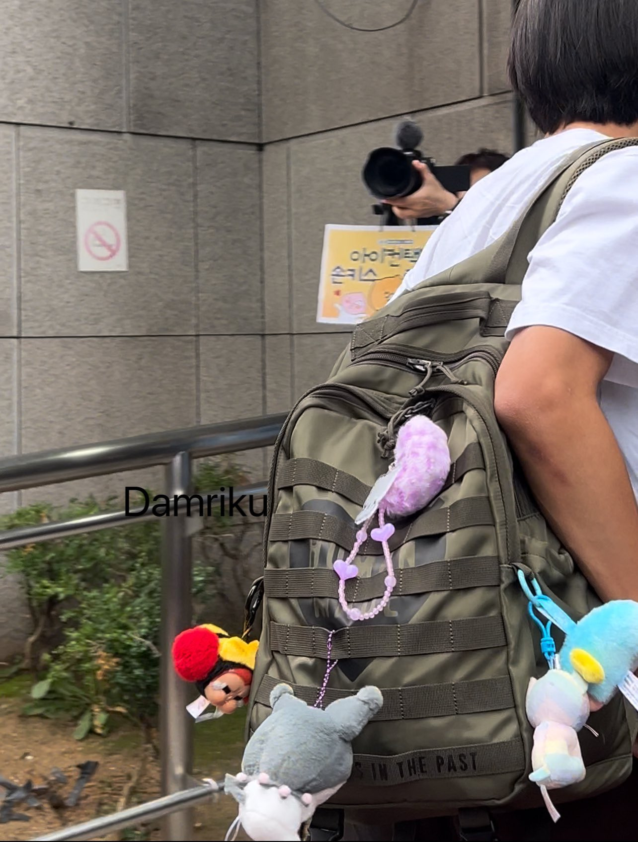 엄마 : 딸! 라부부 옆에 있는 인형은 뭐야? | 인스티즈