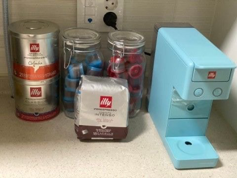 요새 많이 구입한다는...호불호 극명하게 갈리는 illy vs 네스프레소 커피머신.jpg | 인스티즈