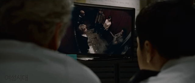 고층 건물 엘리베이터에 갇힌 5명. 이들 중 1명은 사람이 아니다. 데블 | 인스티즈