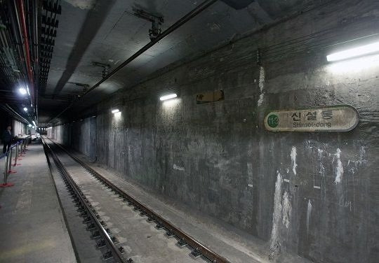 수도 한복판에 버려진 지하철역이 있다? | 인스티즈