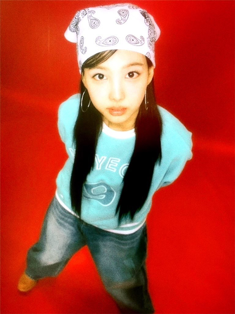 그동안 아이돌 레트로컨셉은 다 가짜같은 트와이스 나연.jpg | 인스티즈