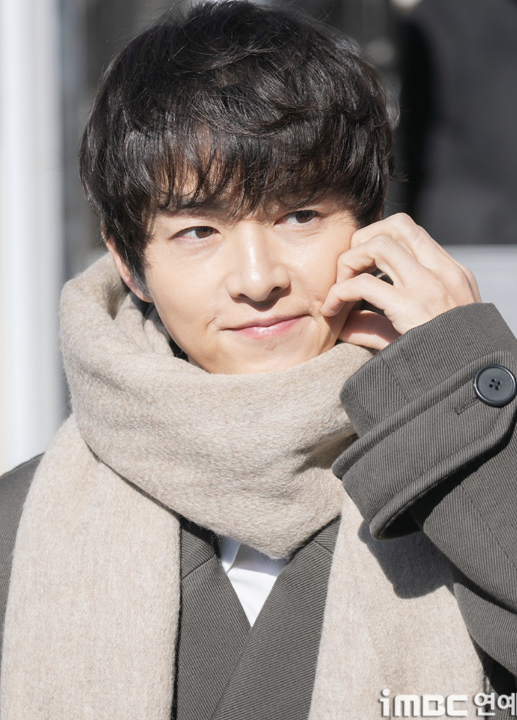 어딘가 변한 것 같은 송중기 근황 직찍.jpg | 인스티즈