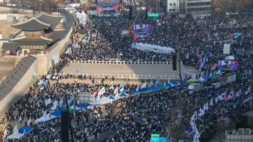 1호차 행진 끝나갈 때 막호차 사람들이 출발했던 🇰🇷윤석열 탄핵 찬성집회 행진(3/22) | 인스티즈