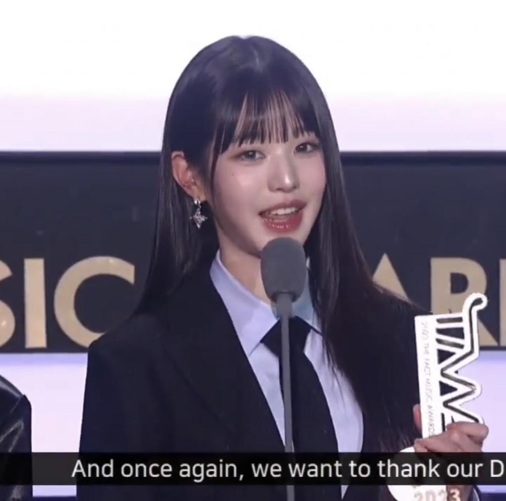 팬 주접때문에 귀 빨개진 아이브 장원영 | 인스티즈