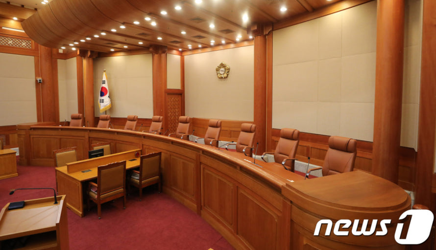 일본 대법원 의자랑 똑같은 한국 대법원 의자 | 인스티즈