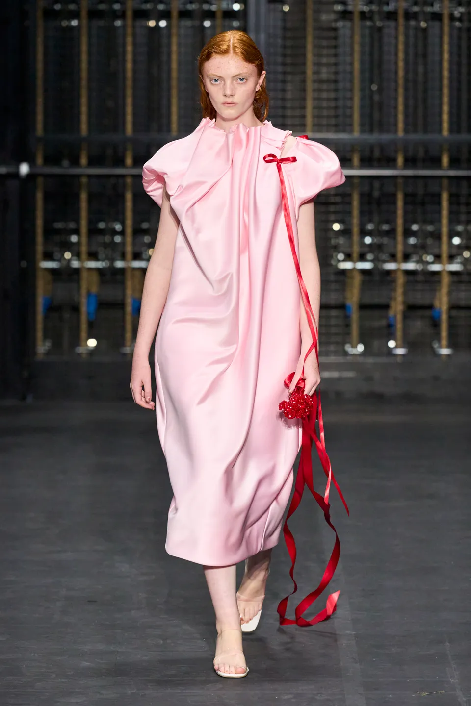 시몬로샤 Simone Rocha SS 2024 - 악플달면 쩌리쩌려버려 - ＊여성시대＊ 차분한 20대들의 알흠다운 공간 시몬로샤 Simone Rocha SS 2024