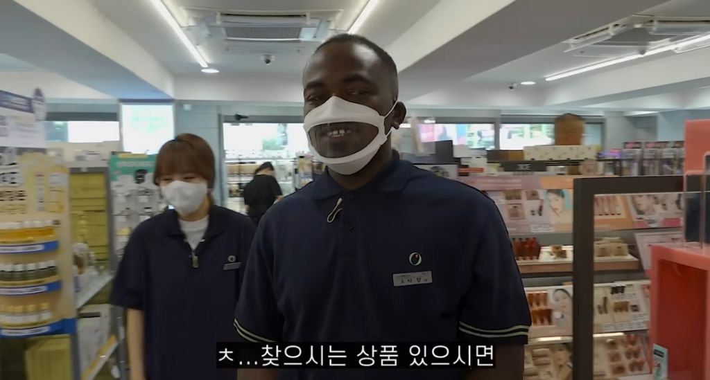 올리브영 알바중에 외국인 손님 피하는 조나단 | 인스티즈