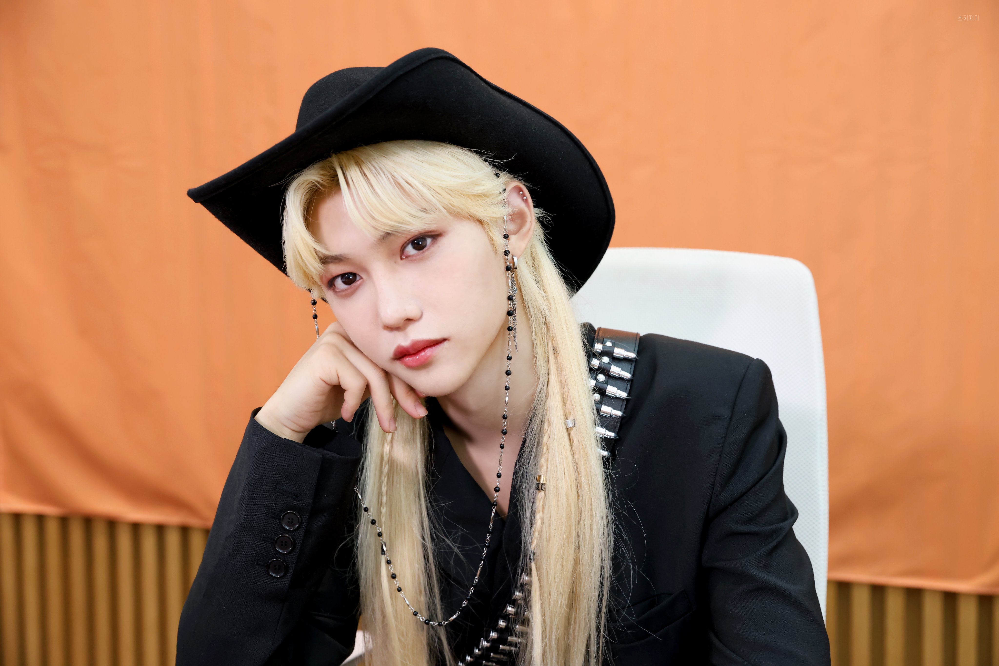 데뷔 7년차인데 흑발 활동 1나번만 한 스트레이키즈 필릭스.jpg | 인스티즈