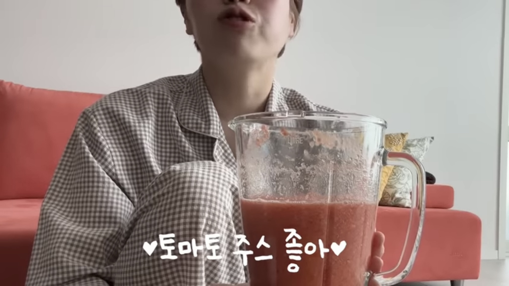 아침식사에 곁들이는 토마토주스 한 컵 (입짧은햇님) | 인스티즈