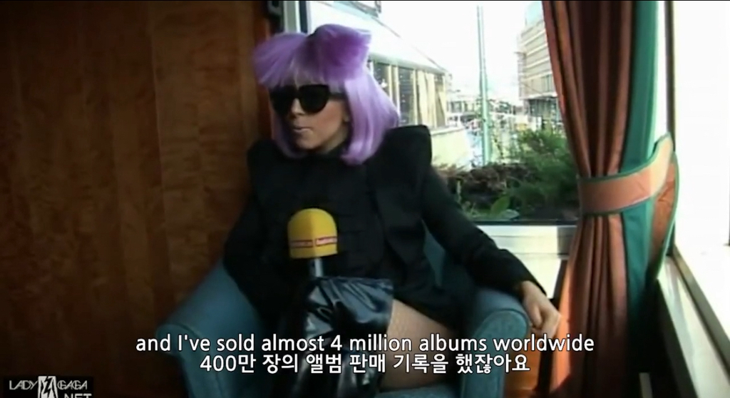 무례한 기자 개패고 다니던 시절의 레이디 가가.jpg | 인스티즈