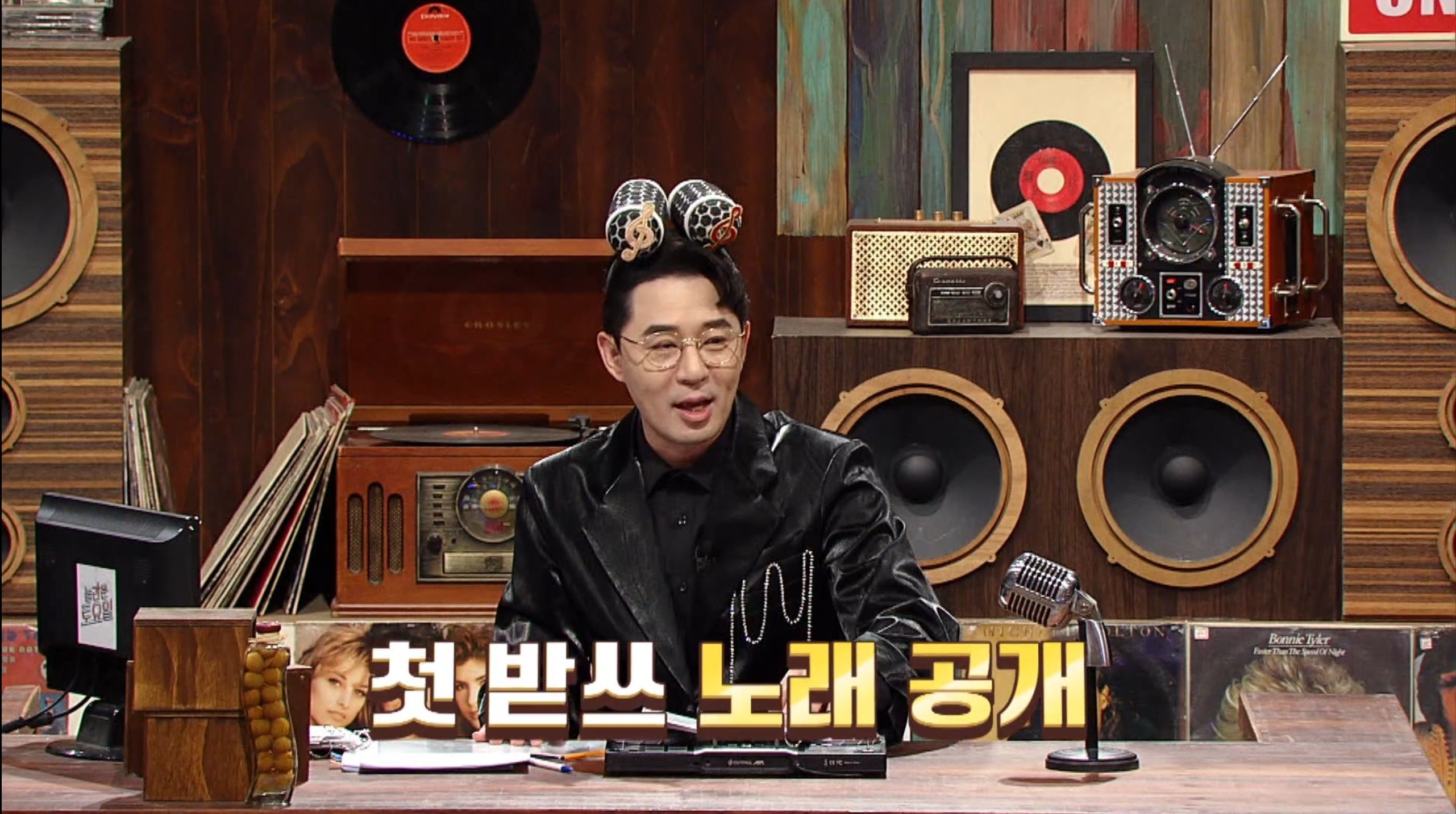 아이돌들에게 아이돌 노래 받아쓰기를 시키면 안 되는 이유.jpg (티빙 놀토 스핀오프 아받대 첫 공개) | 인스티즈