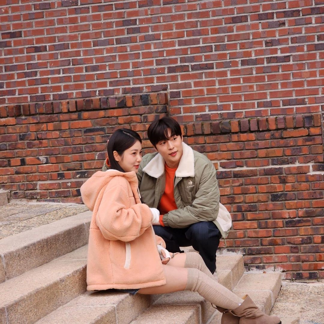 배인혁이 올린 신예은과 르꼬끄 커플 화보 | 인스티즈