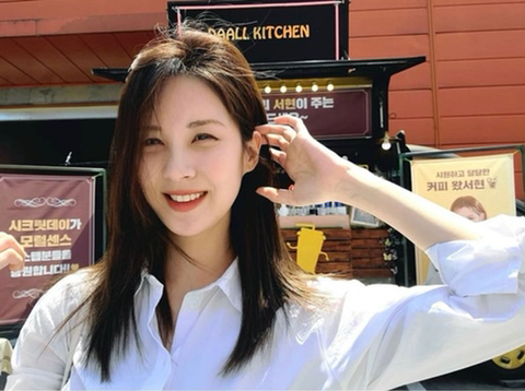 팬들 보여주려고 촬영장에 따로 예쁜 옷을 싸들고 다닌다는 서현 | 인스티즈