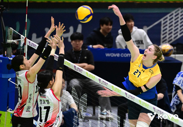 3연패 팀의 대결, 현대건설이 웃었다...정관장 3-0 제압 [MK현장] | 인스티즈