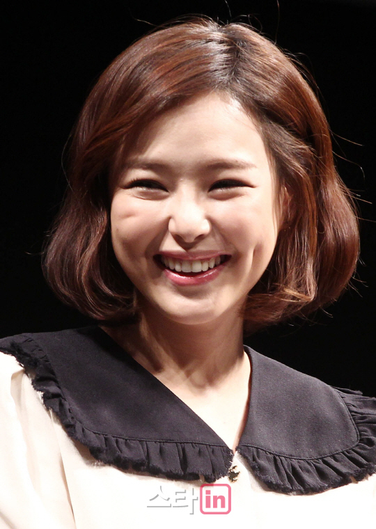 보조개 이미지