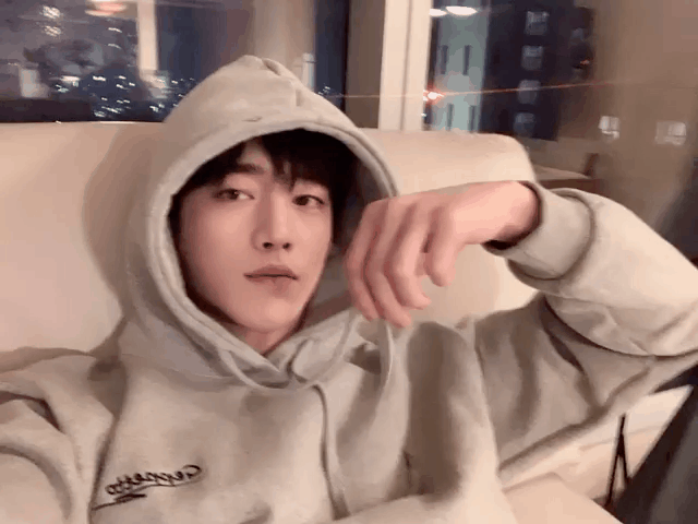 회색후드에 설레는 달글 | 인스티즈