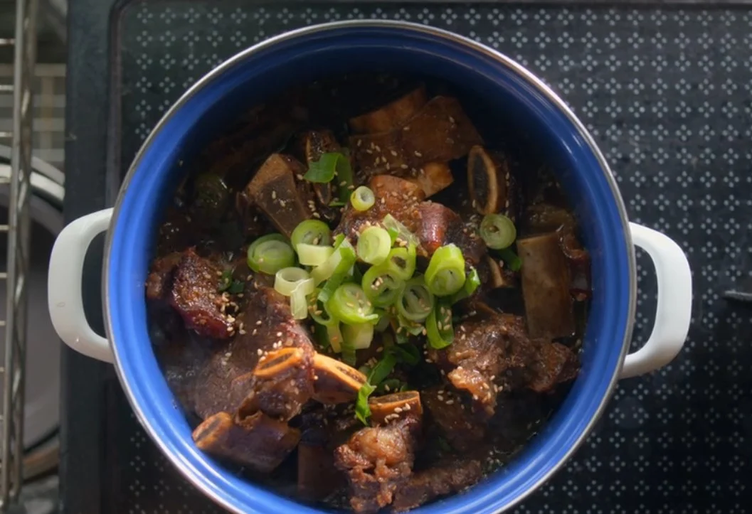 한국인들 기겁하는 중인 한국 배경 넷플 하이틴 미드 상태..jpg | 인스티즈