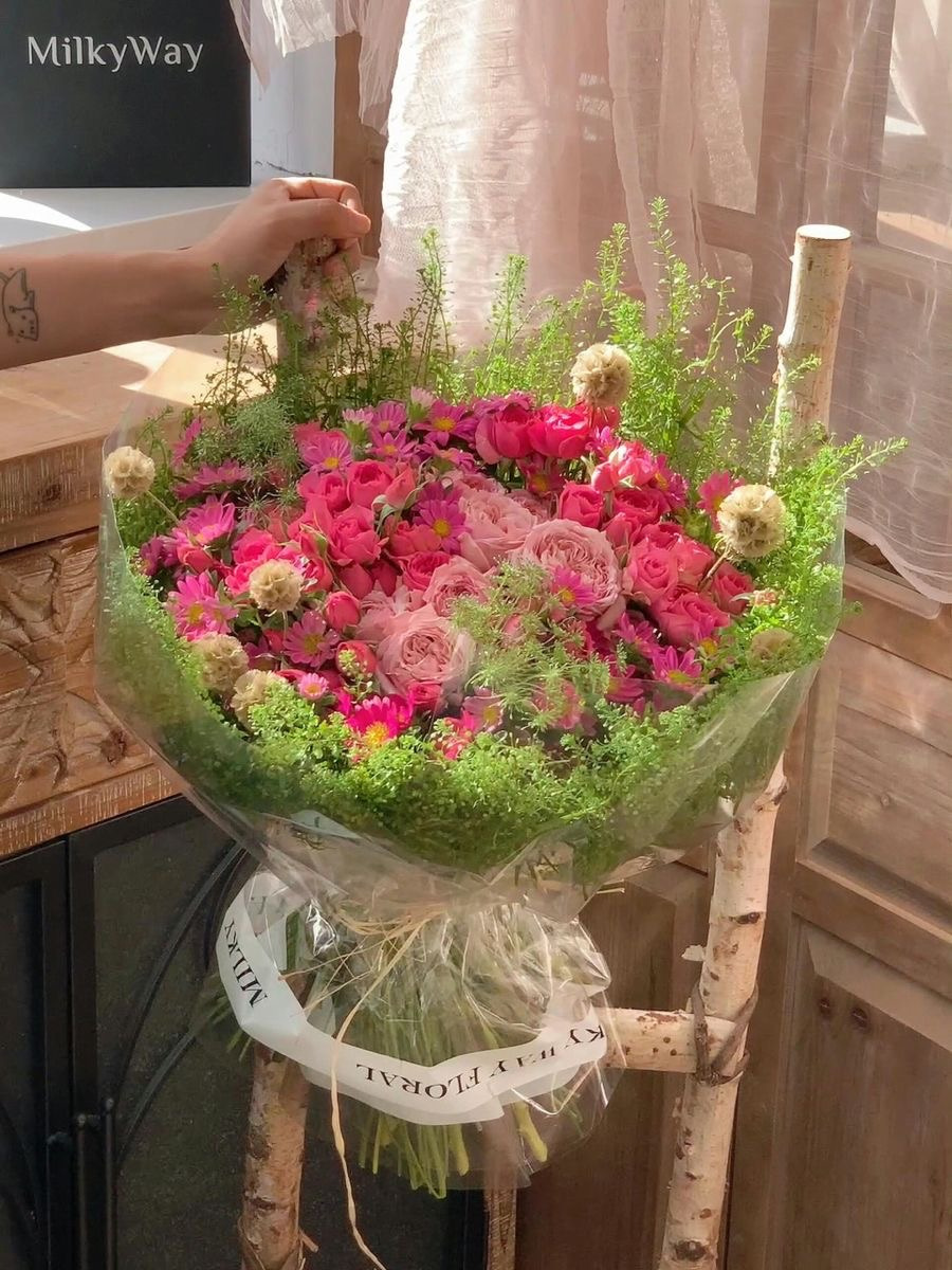 🙋: 싼티 안 나는 걸로 주세요... 주문하신 꽃다발 나왔습니다 💐🪻 | 인스티즈