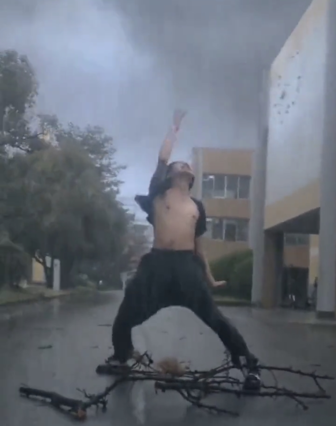 요즘 붐인 것 같은 우즈(조승연) - Drowning | 인스티즈