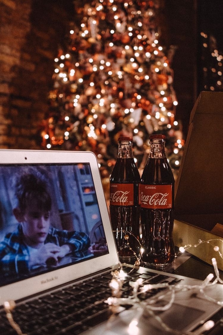 겨울에 영화보면서 특유의 포근한분위기에 환장하는 달글 🎄❤️🤍 | 인스티즈