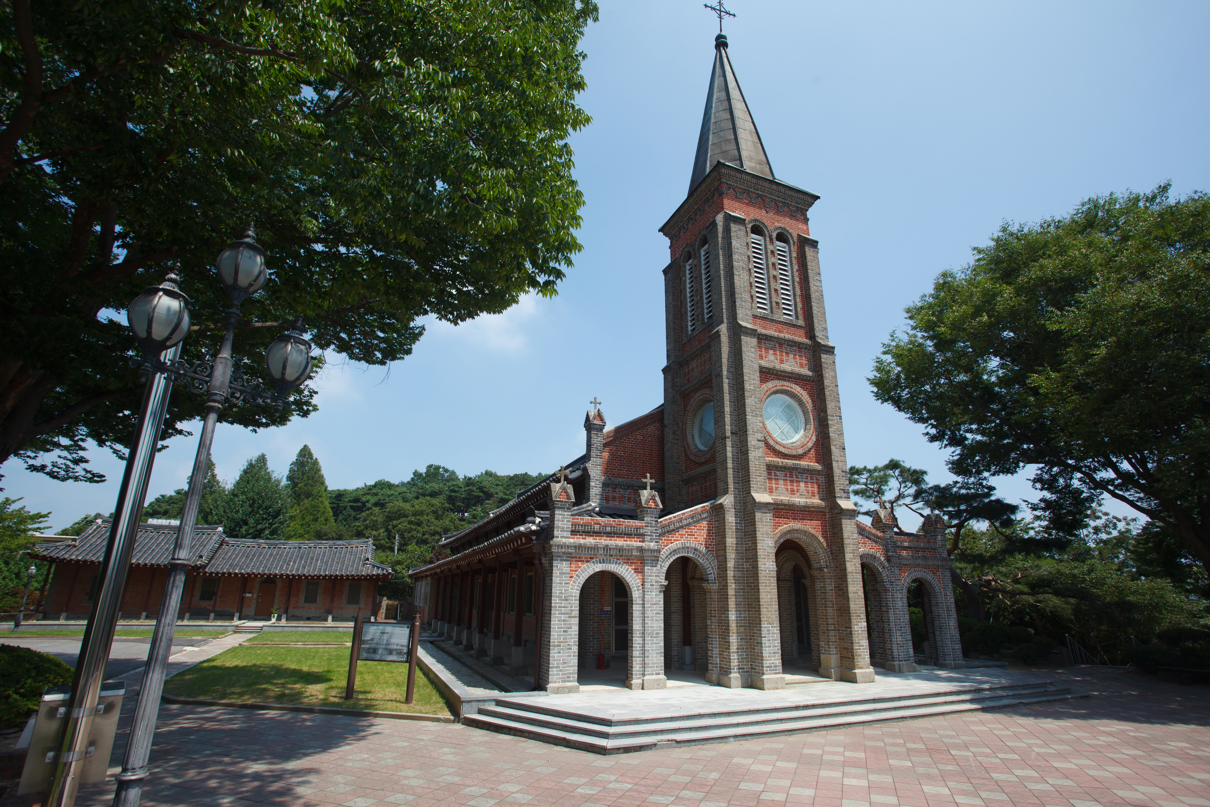 한국 전통 건축양식과 서양 건축양식이 만난 건물 | 인스티즈