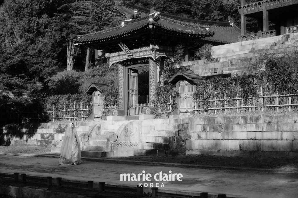 창덕궁 후원에서 찍은 김태리 한복 화보 추가 | 인스티즈