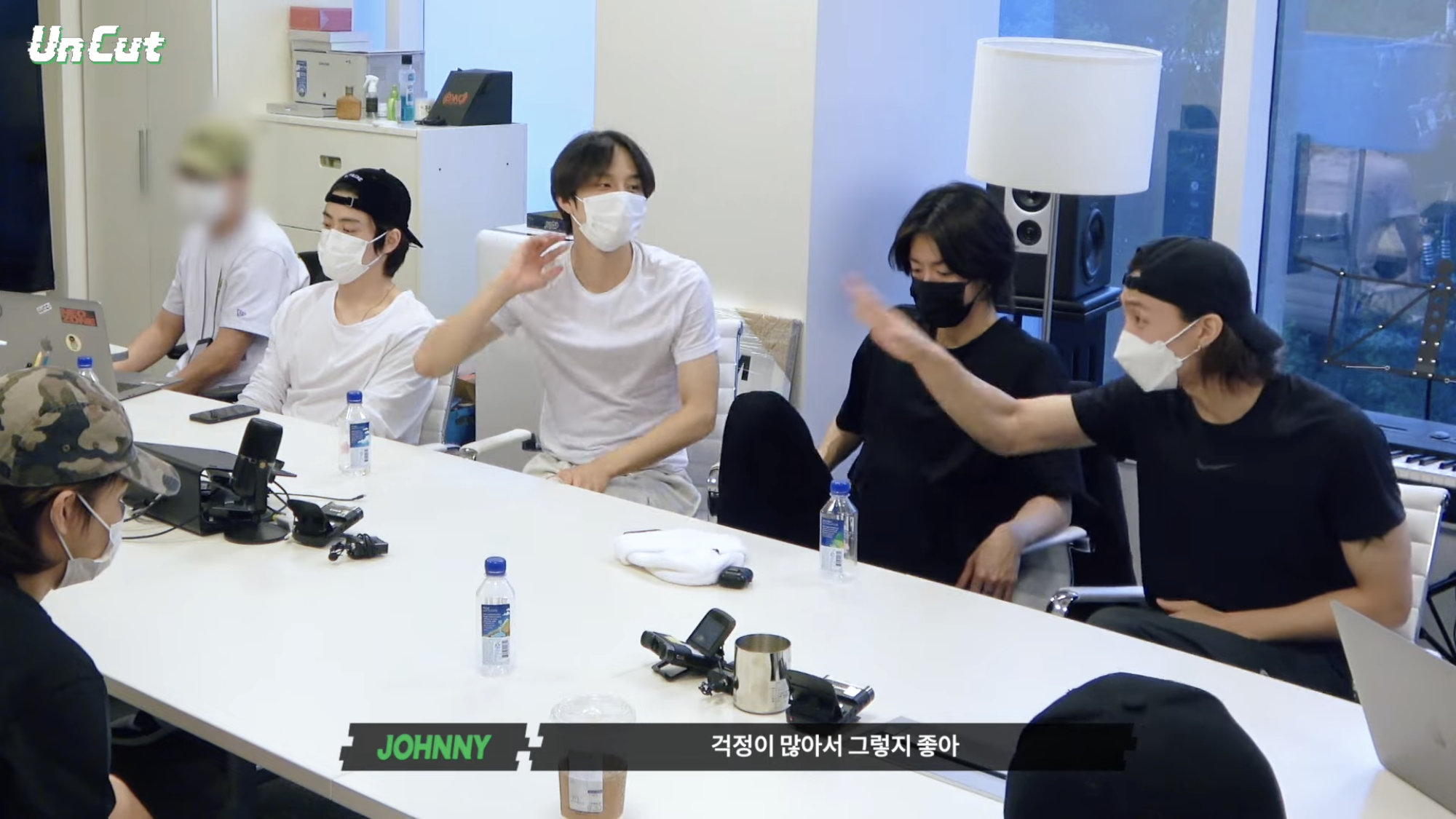 sticker 데모곡 듣고 표정관리 실패해버린 nct127 | 인스티즈