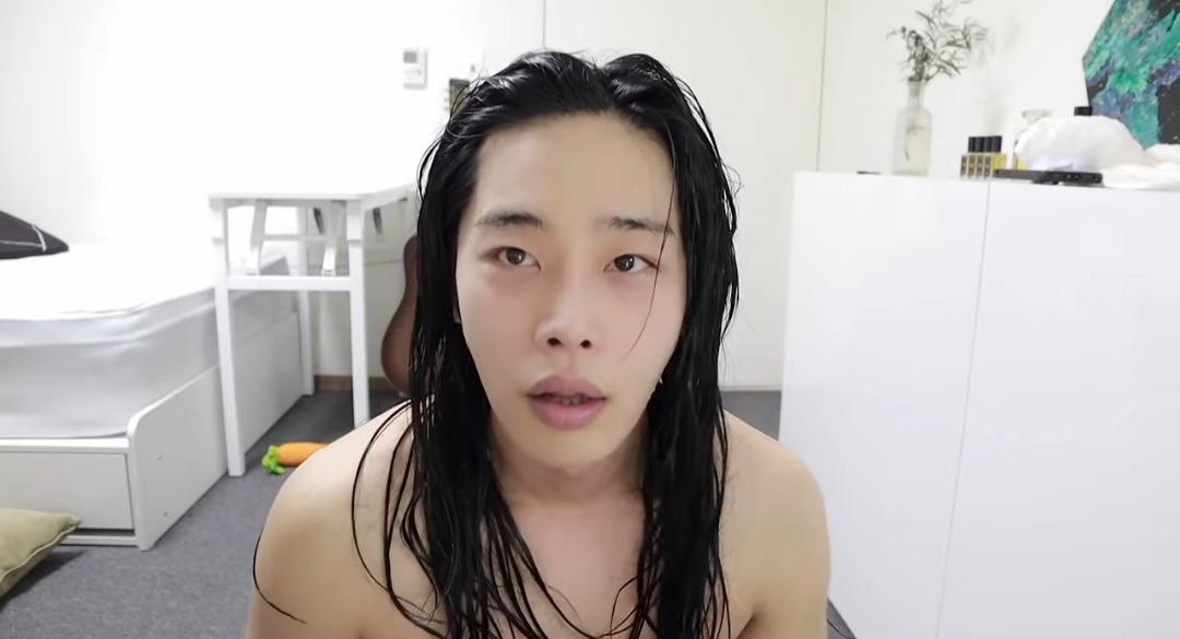 일주일 간 장발로 머리 붙이기 챌린지 한 남자 유투버(+두 번째 도전) | 인스티즈