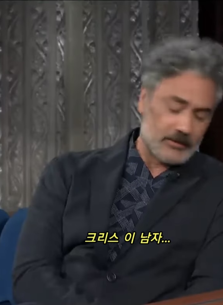 토르 : 러브 앤 썬더 본편은 엉덩이 모자이크 없음 ‼️ | 인스티즈