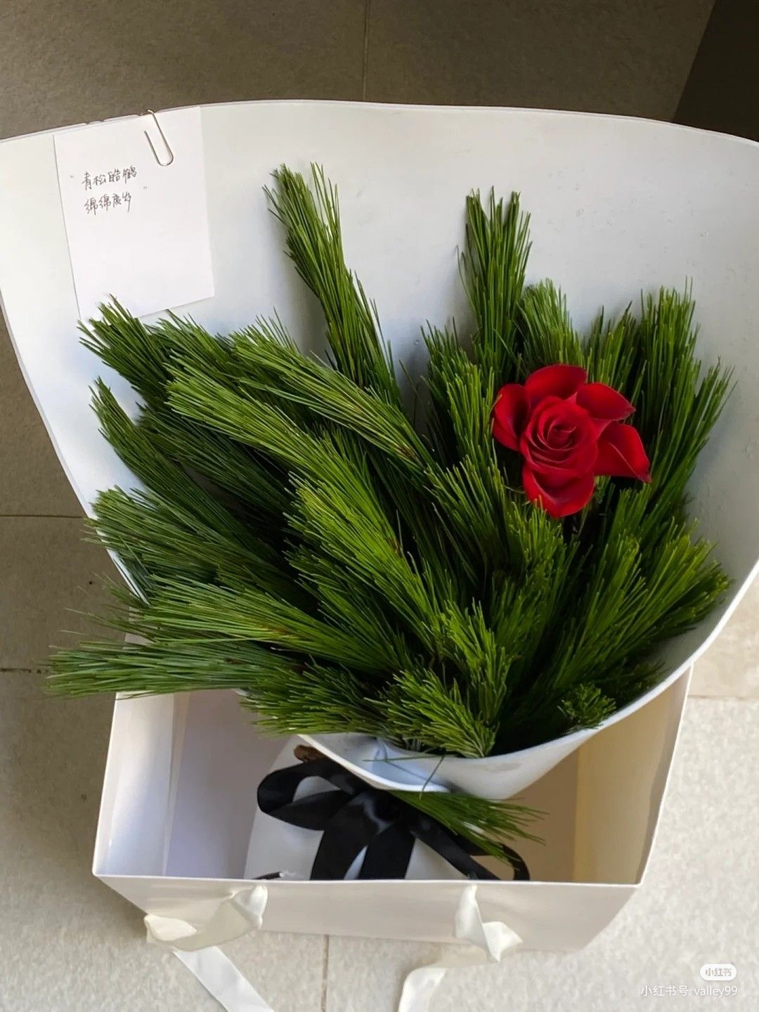 🙋: 싼티 안 나는 걸로 주세요... 주문하신 꽃다발 나왔습니다 💐🪻 | 인스티즈