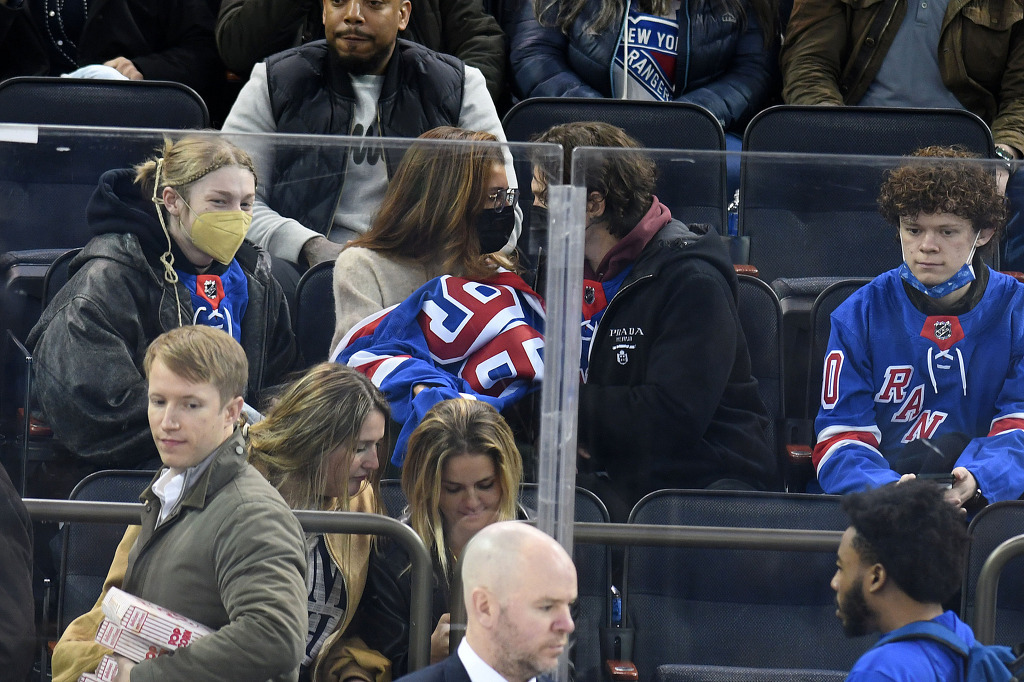 젠데이아 완전 다정하고 세심해서 돌겠는 달글 | 인스티즈