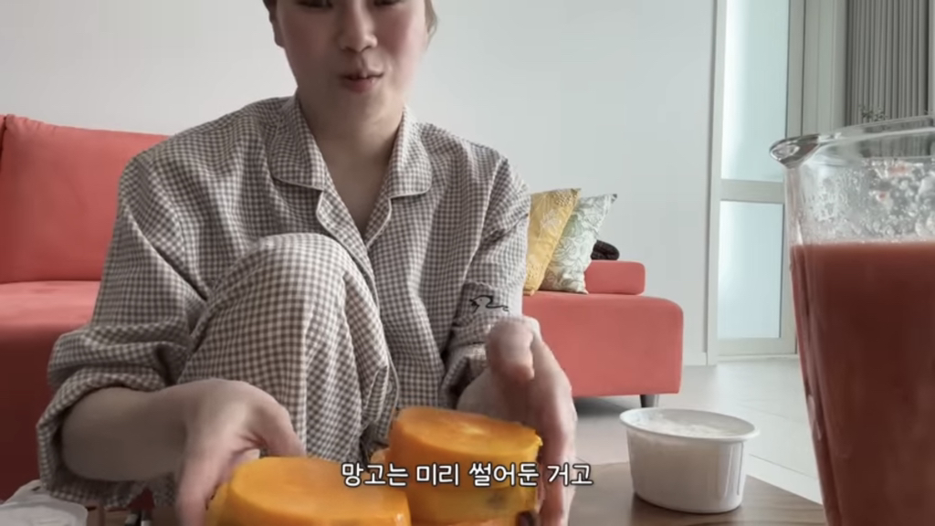 아침식사에 곁들이는 토마토주스 한 컵 (입짧은햇님) | 인스티즈