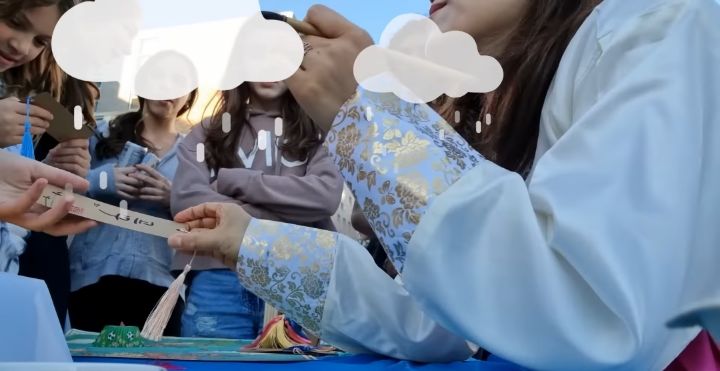 한 유튜버가 미국 학교에서 한국 홍보하는 법.jpg | 인스티즈