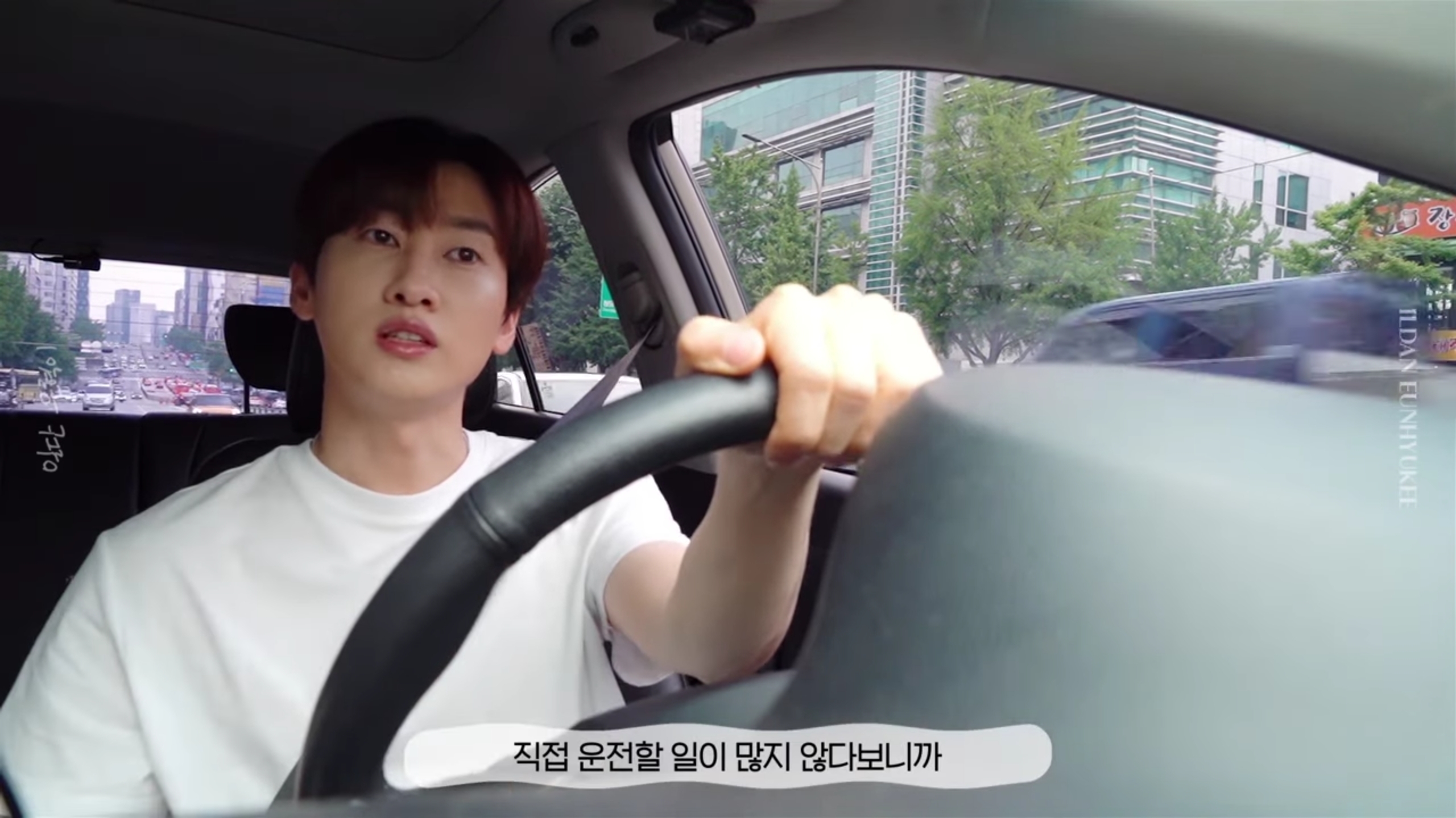 슈퍼주니어 은혁이 타는 차.jpg | 인스티즈