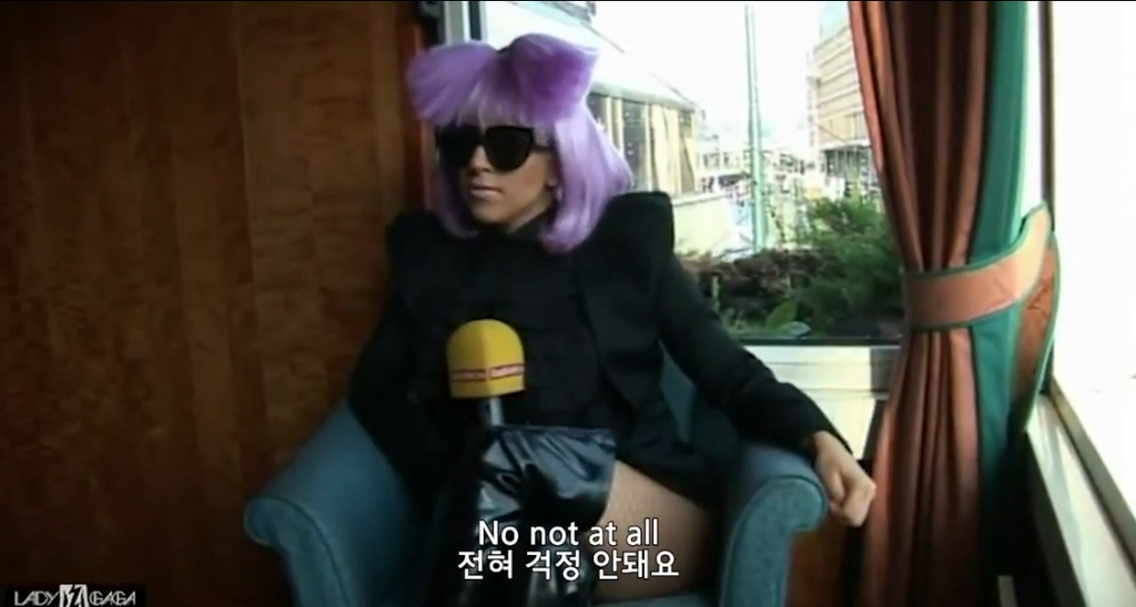 무례한 기자 개패고 다니던 시절의 레이디 가가.jpg | 인스티즈