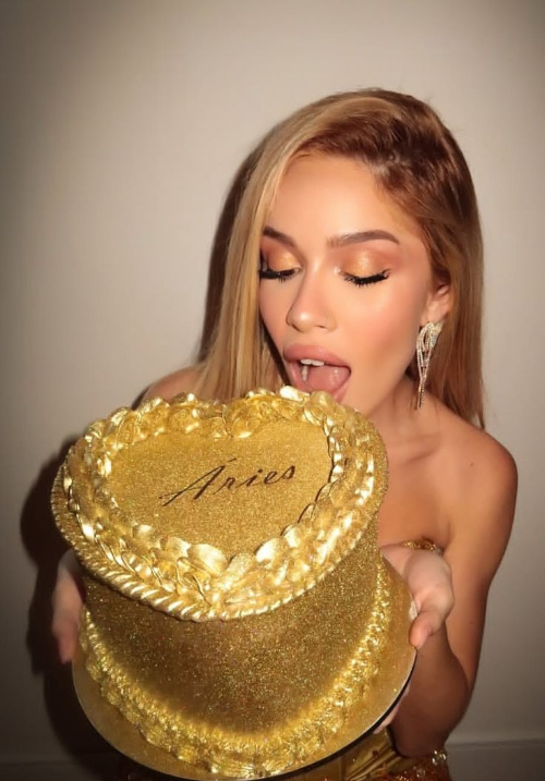 먹으면 펄응가 나올것같은 골드&실버 반짝반짝 펄 케이크들 | 인스티즈