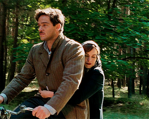 영화 피닉스 나치 강제수용소에서 얼굴이 망가져 돌아온 아내 | 인스티즈