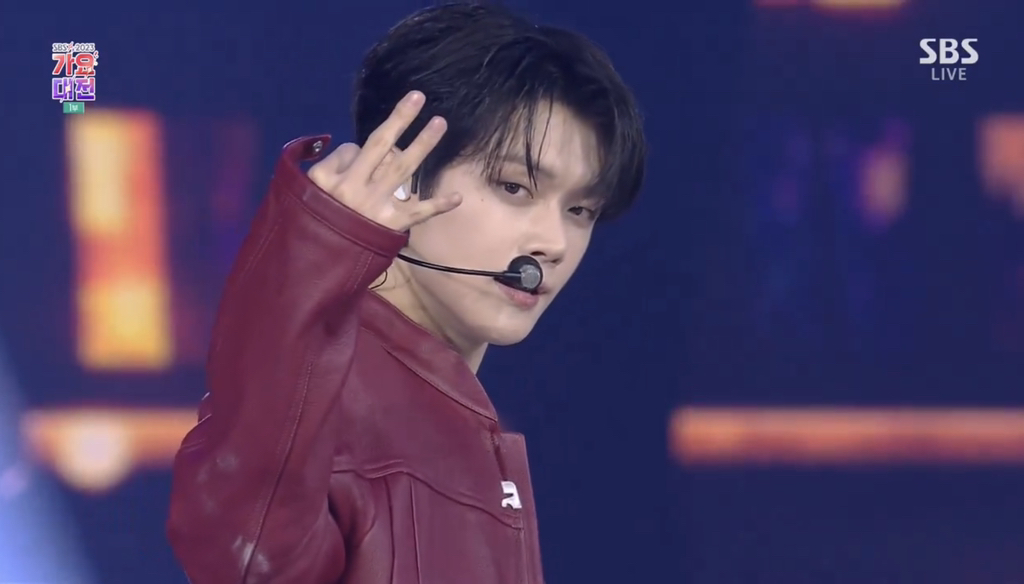 투바투 연준 - 3D (정국) 2023 가요대전 | 인스티즈