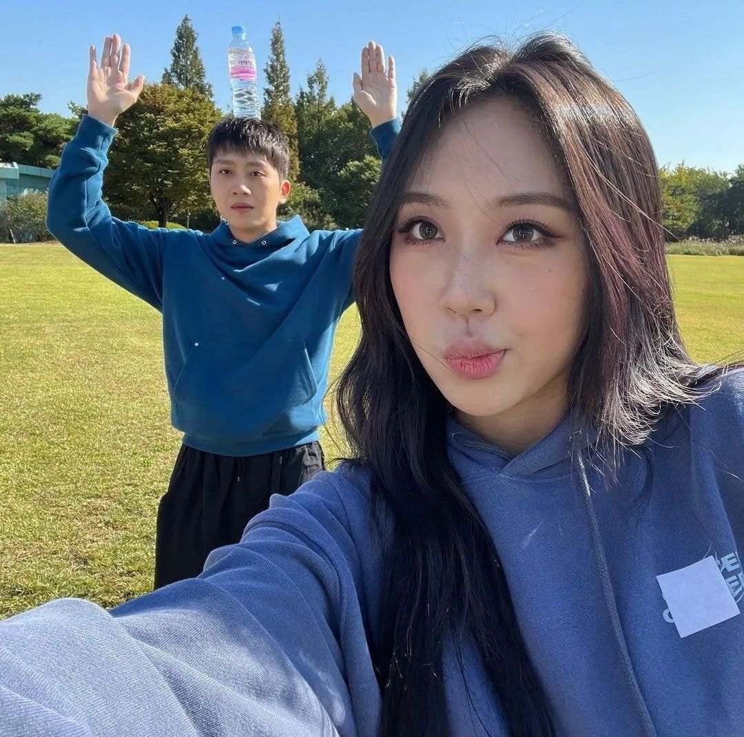 요즘 이영지 인스타보면 최애만 다른 카메라로 찍어올리는거같음 | 인스티즈