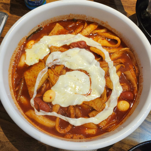 동대문엽기떡볶이 가성비 떡볶이다vs아니다 - 악플달면 쩌리쩌려버려 - ＊여성시대＊ 차분한 20대들의 알흠다운 공간 동대문엽기떡볶이... 