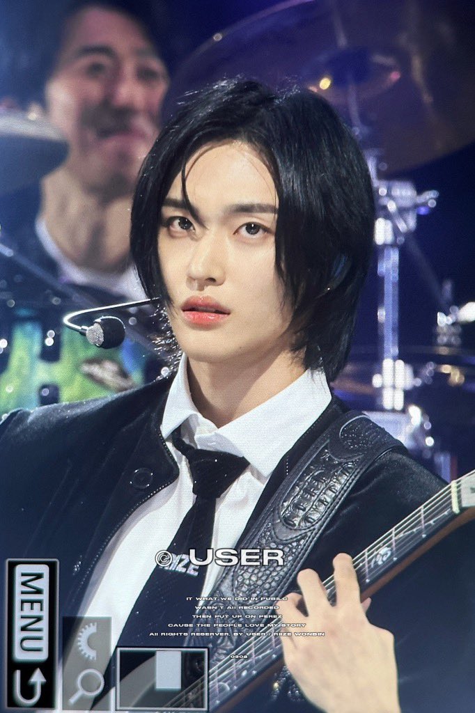 2023년도 MMA(멜론뮤직어워드)에서 솔로+일렉기타로 퍼포먼스한 라이즈 원빈 | 인스티즈