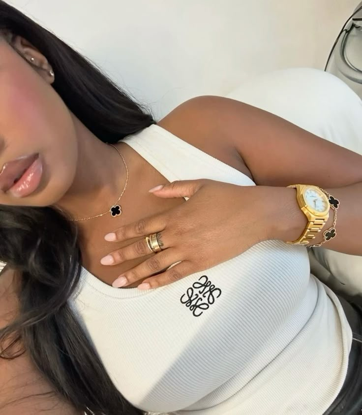 전 세계적으로 가장 히트 친 목걸이가 아닐까 하는 .jpg | 인스티즈