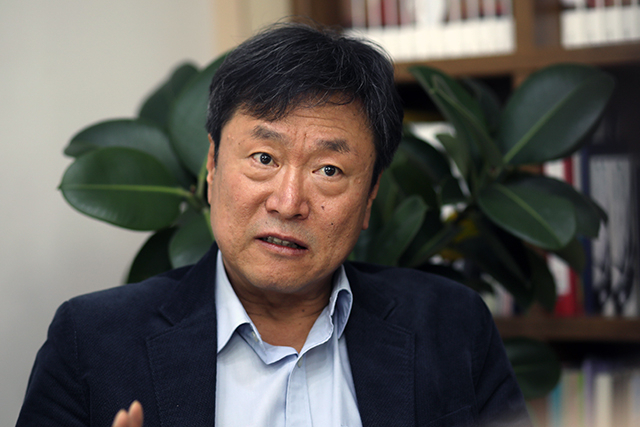 "경쟁·능력주의·공정 '야만의 트라이앵글' 깨야 한국의 미래가 있다" | 인스티즈